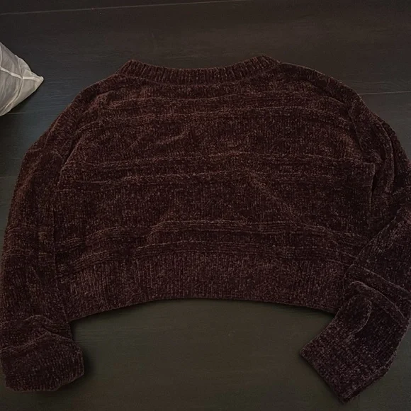 Fuzzy Cropped Sweater - Picture 2 of 2